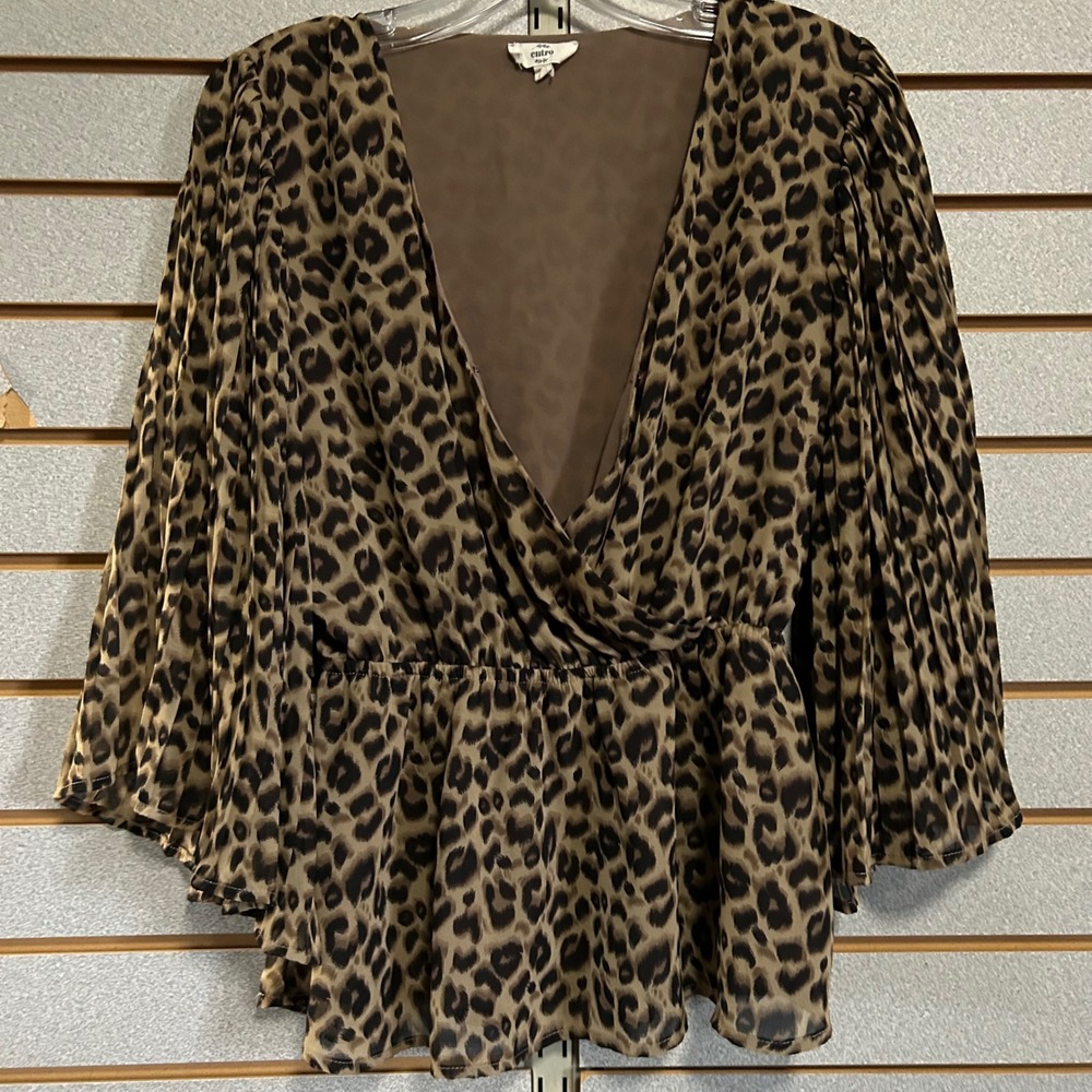 Entro Women's Leopard‎ Print Blouse Top - Sheer - Long Bell Sleeves - Small